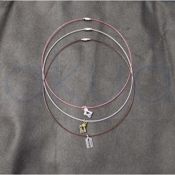 Gargantilla con abalorio