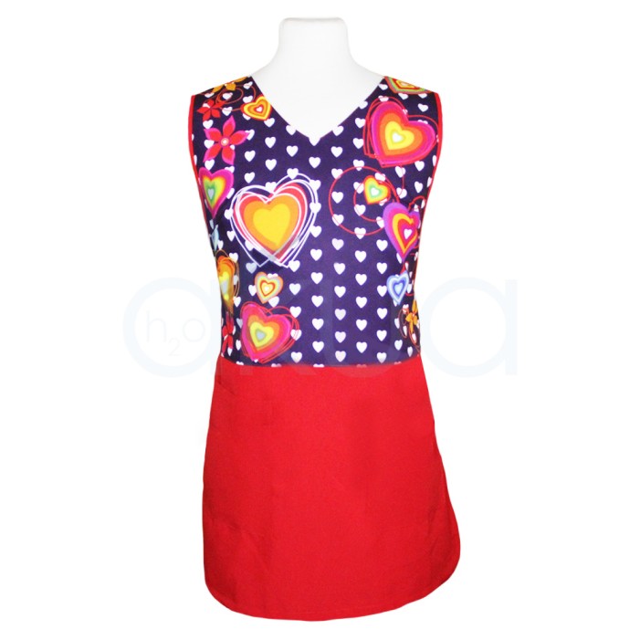 Peto Cuello Pico corazones rojo 